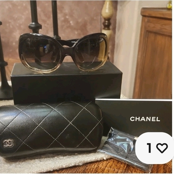 CHANEL Gradient Black and Brown Sunglasses